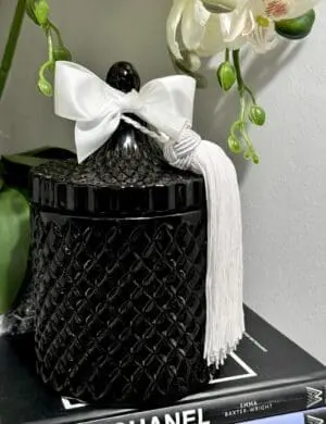 Diamond Queen – Black & White