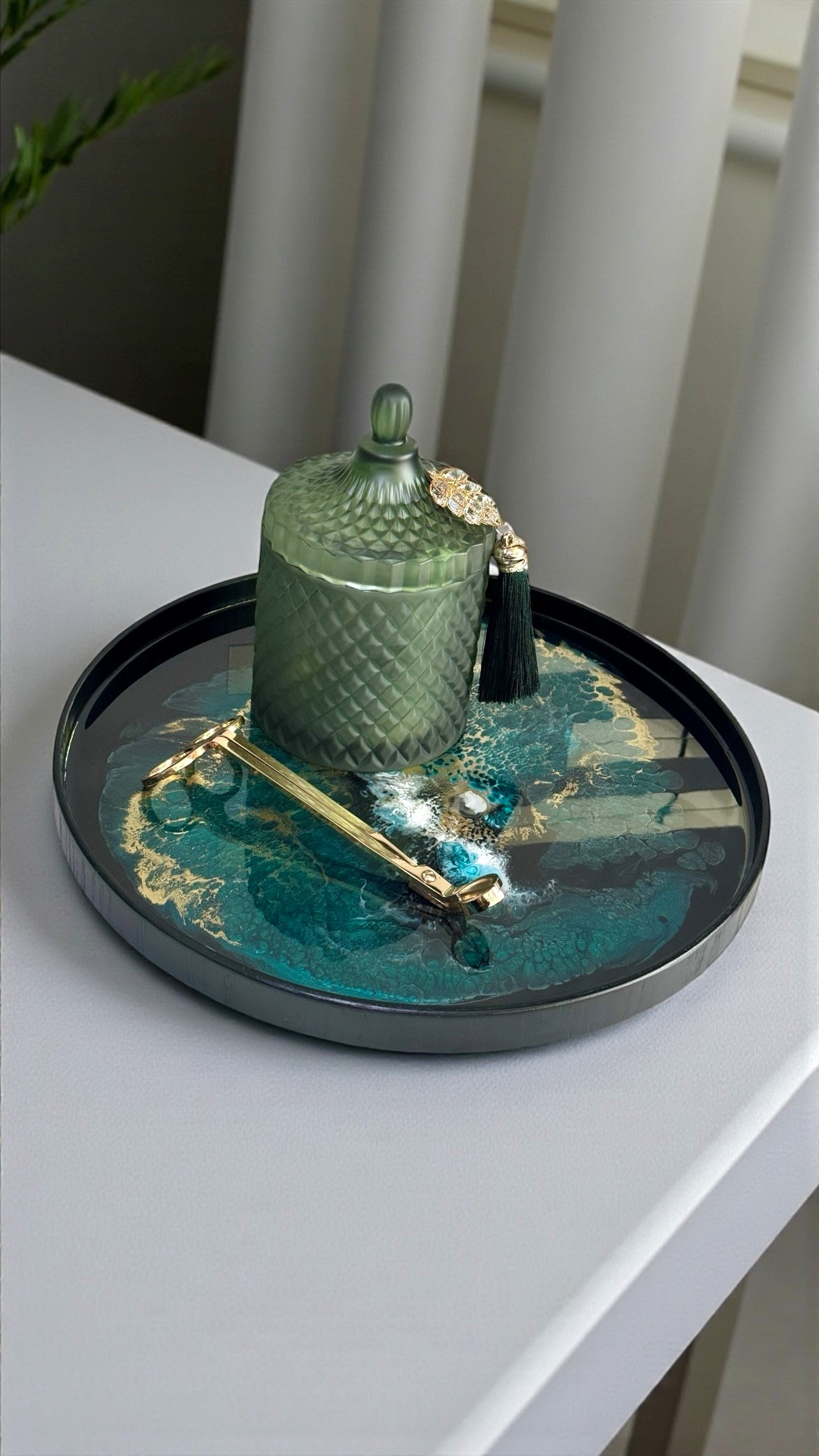 Home Tray - ,,Royal Emerald Glow''