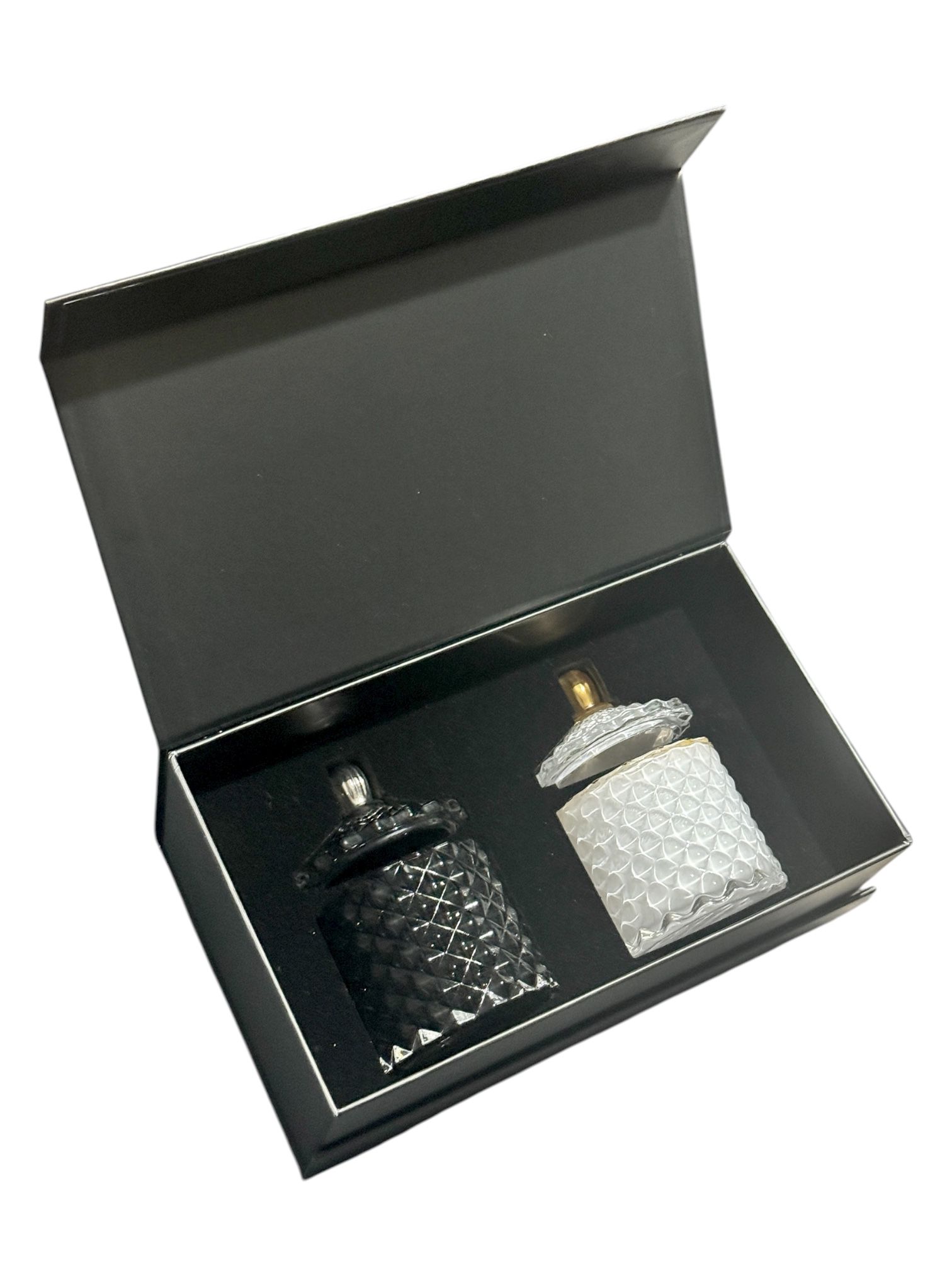 Luxury Magnetic Gift Box “Baby Diamond Cut” (fits 2 candles, 100g each) - Image 5